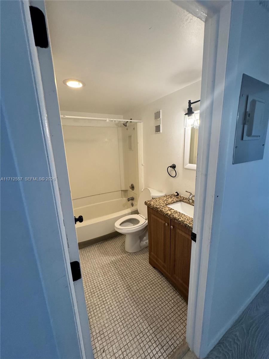 4241 Nw 19th Street 170 Property Photo 15
