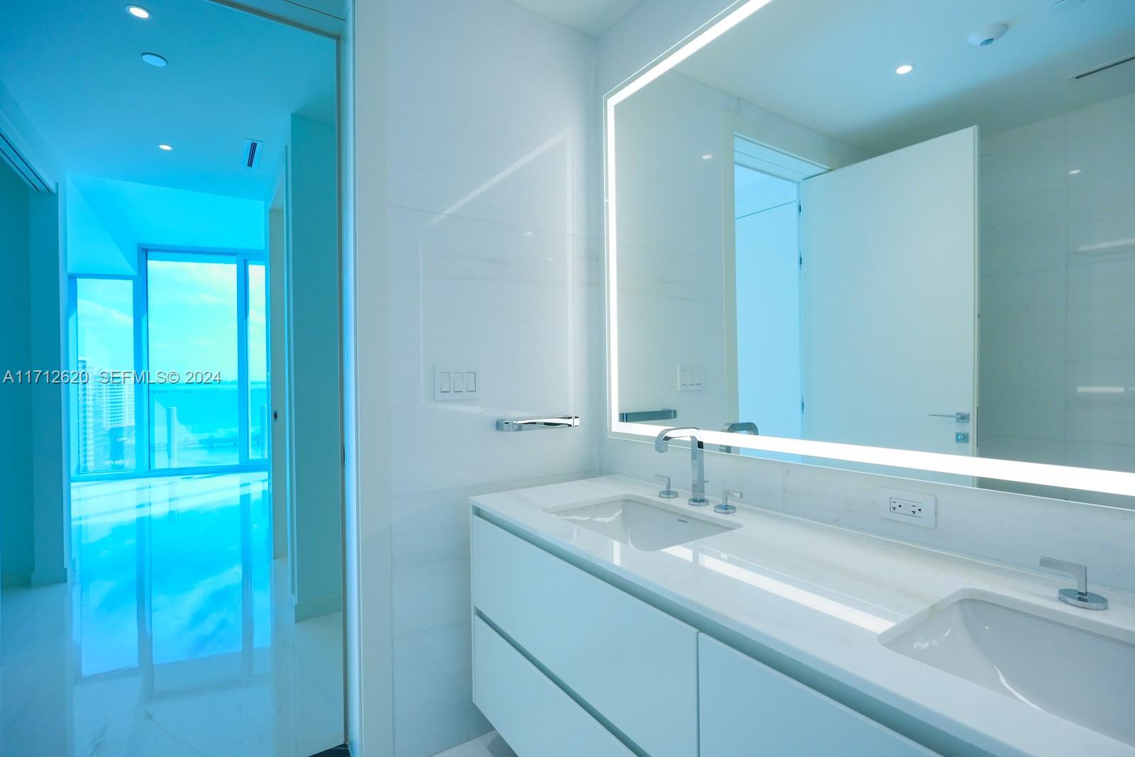 300 Biscayne Boulevard Way 1806 Property Photo 26
