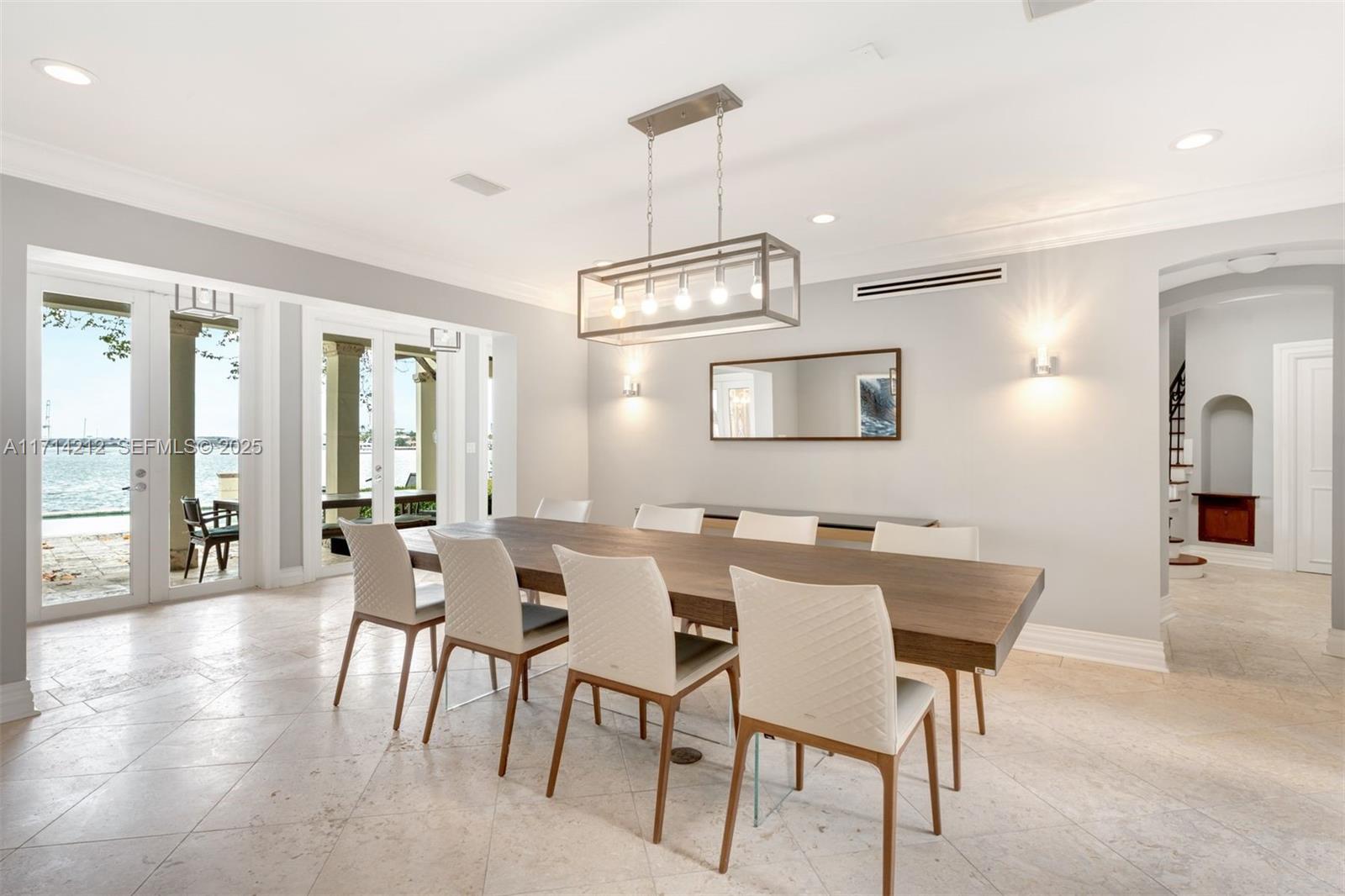 11 E Rivo Alto Drive Property Photo 18