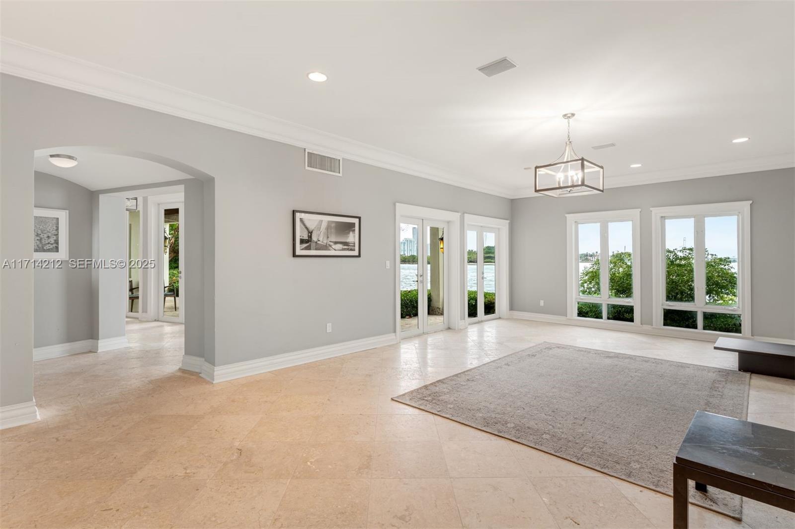 11 E Rivo Alto Drive Property Photo 32