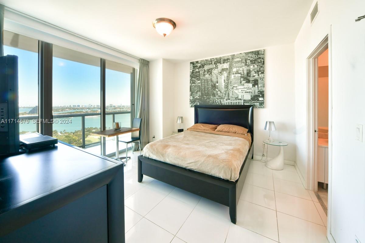 888 Biscayne Boulevard 2511 Property Photo 6