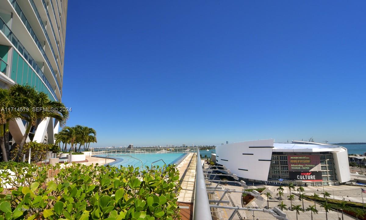 888 Biscayne Boulevard 2511 Property Photo 15