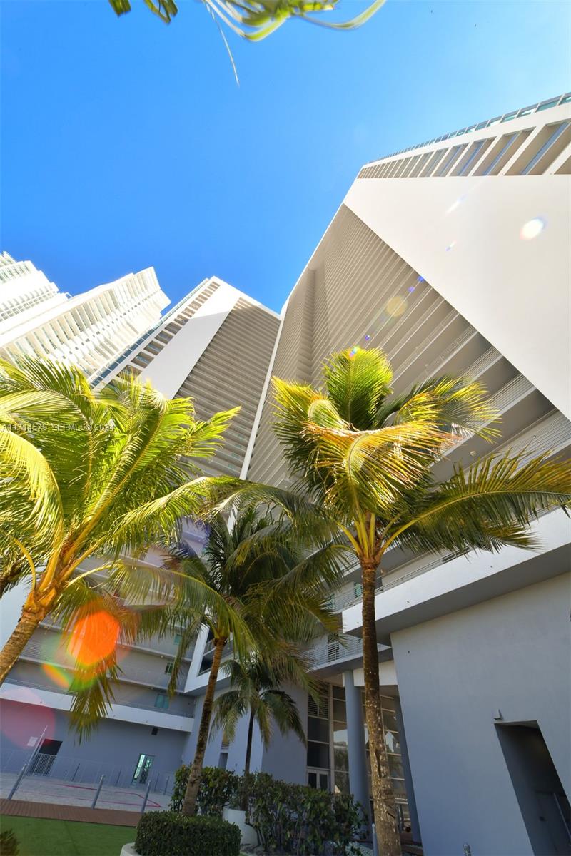 888 Biscayne Boulevard 2511 Property Photo 24
