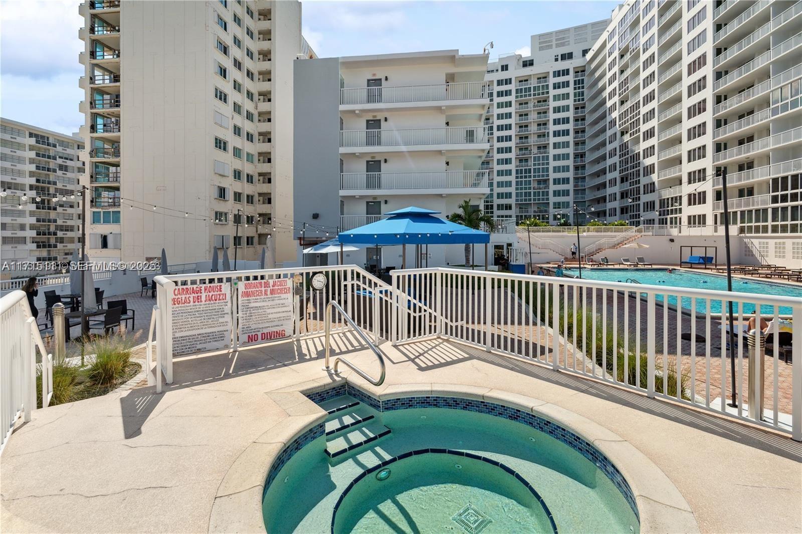 5401 Collins Avenue 223 Property Photo 18