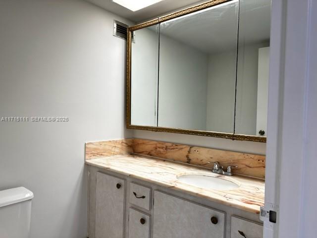 5401 Collins Avenue 223 Property Photo 20