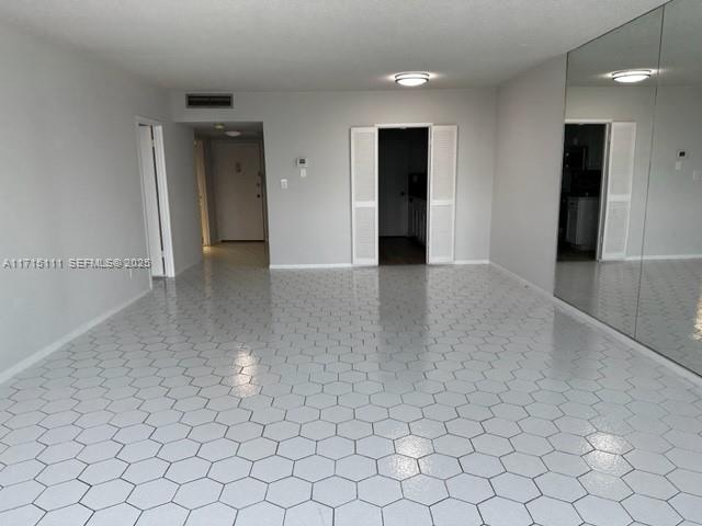 5401 Collins Avenue 223 Property Photo 27