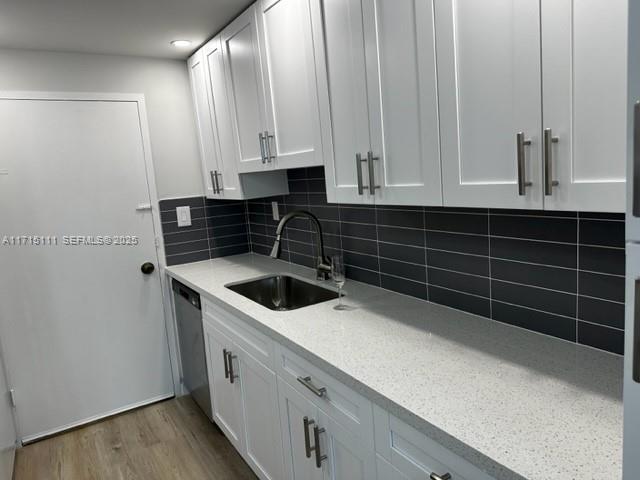 5401 Collins Avenue 223 Property Photo 29