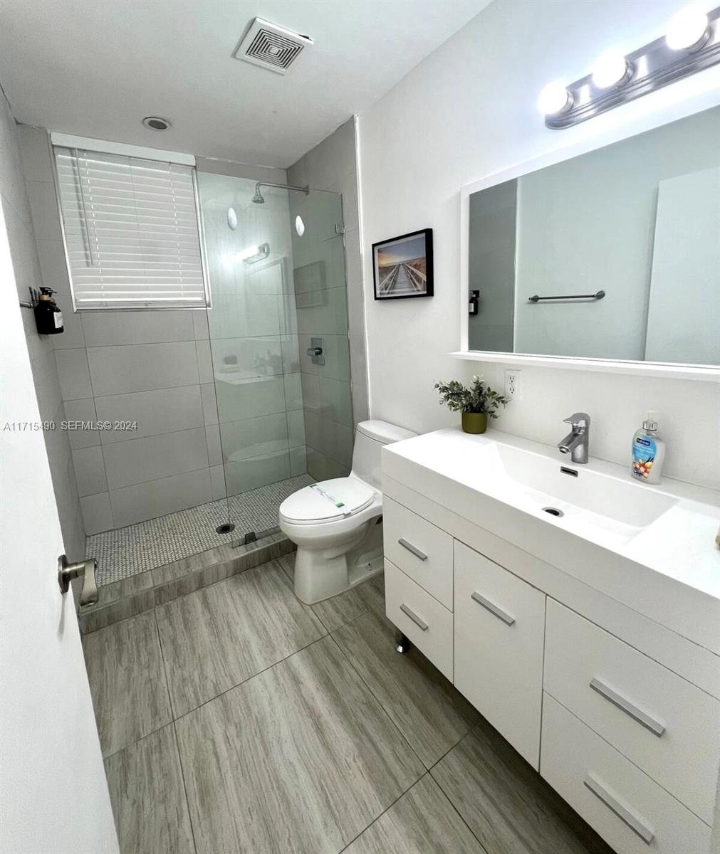 1611 Meridian Avenue 102 Property Photo 5