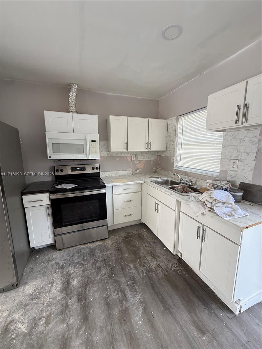 1240 Sw 32nd Avenue Property Photo 1