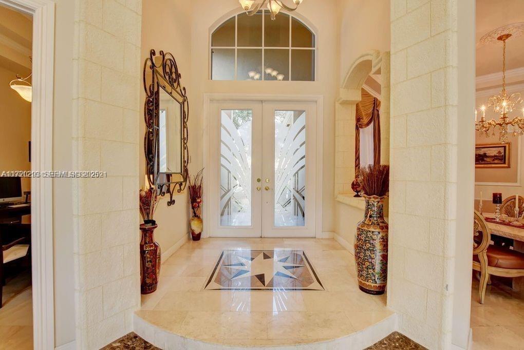 6139 Via Venetia S Property Photo 2