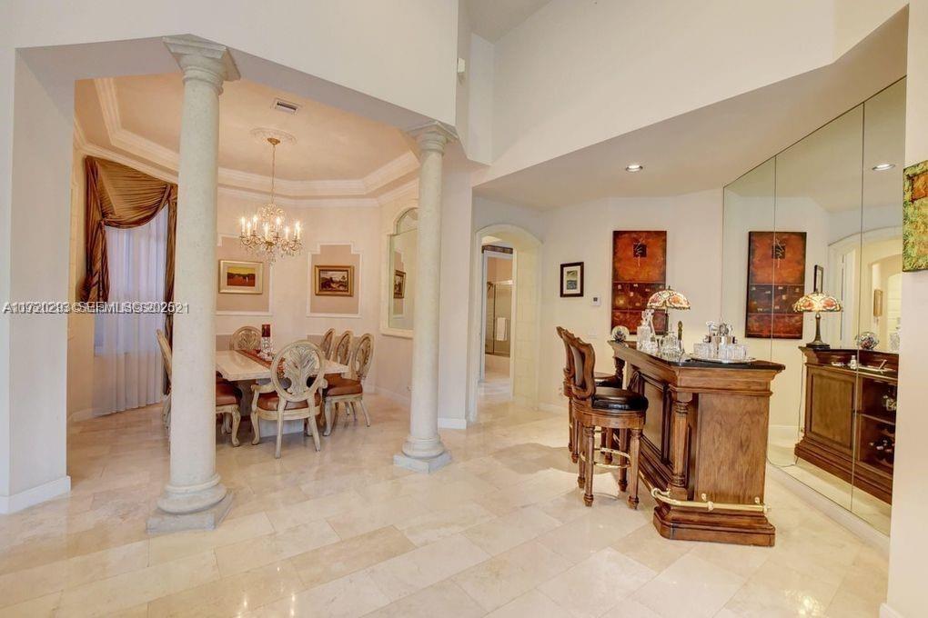6139 Via Venetia S Property Photo 4