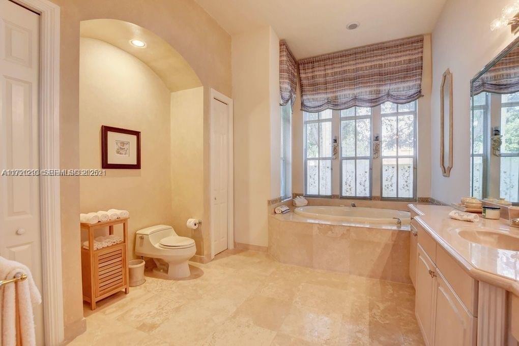 6139 Via Venetia S Property Photo 9