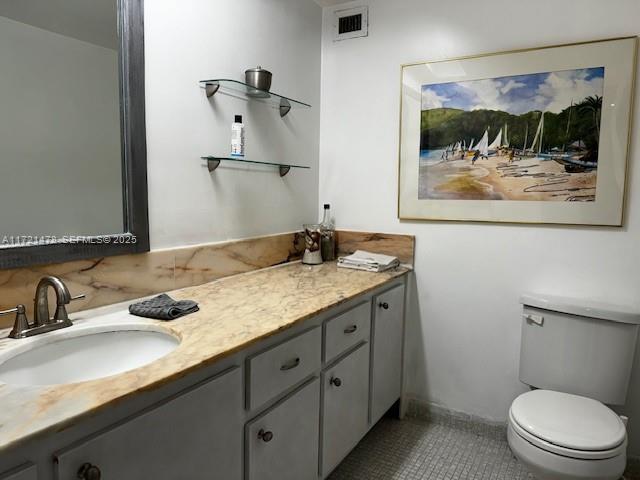 5401 Collins Avenue 430 Property Photo 20
