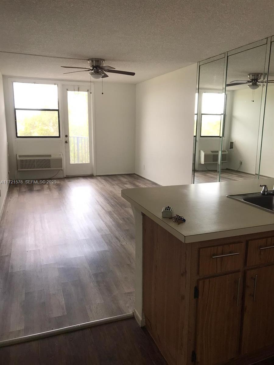 2701 Riverside Drive 515-b Property Photo 12