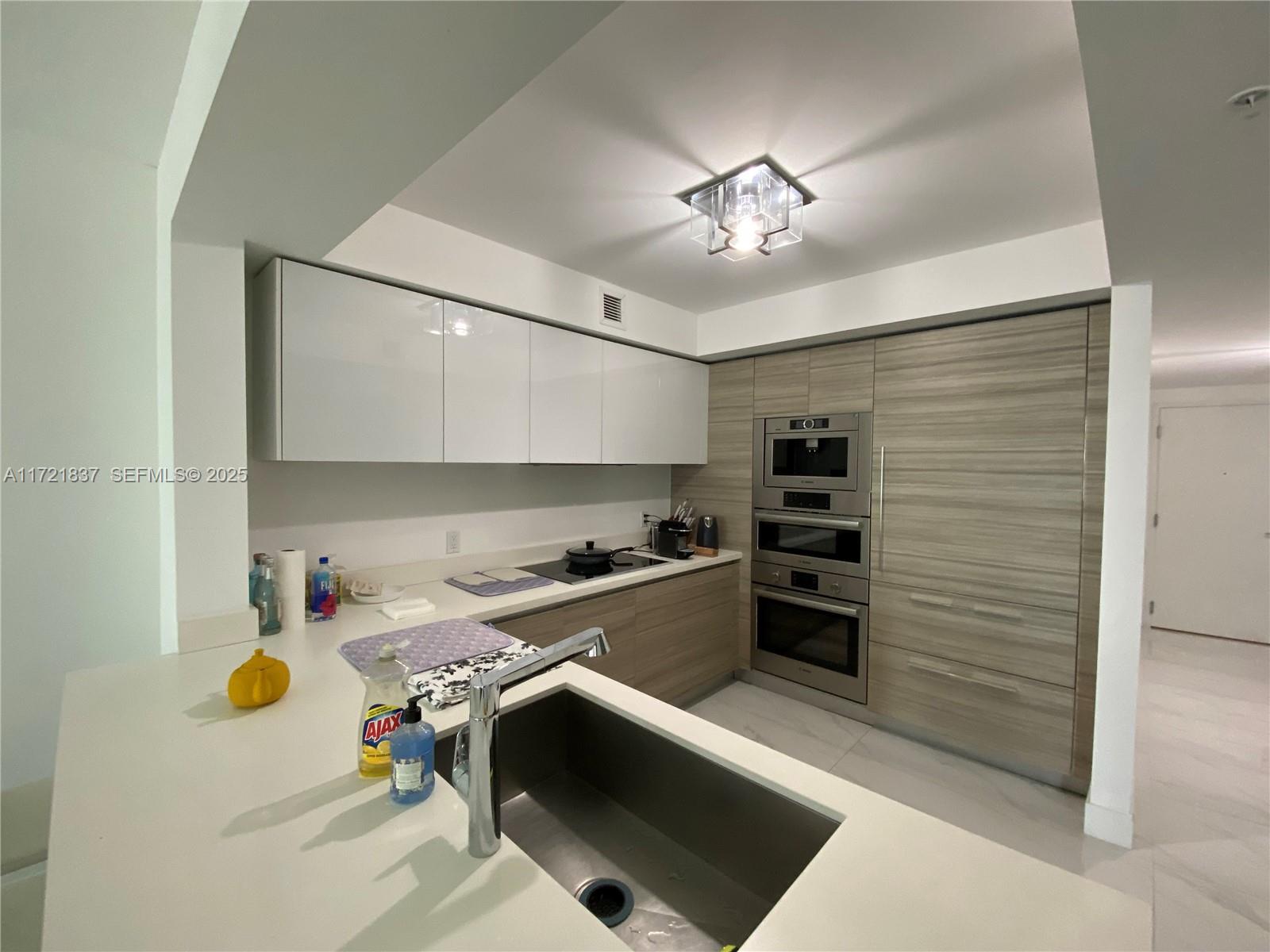 300 Sunny Isles Boulevard 4-703 Property Photo 5