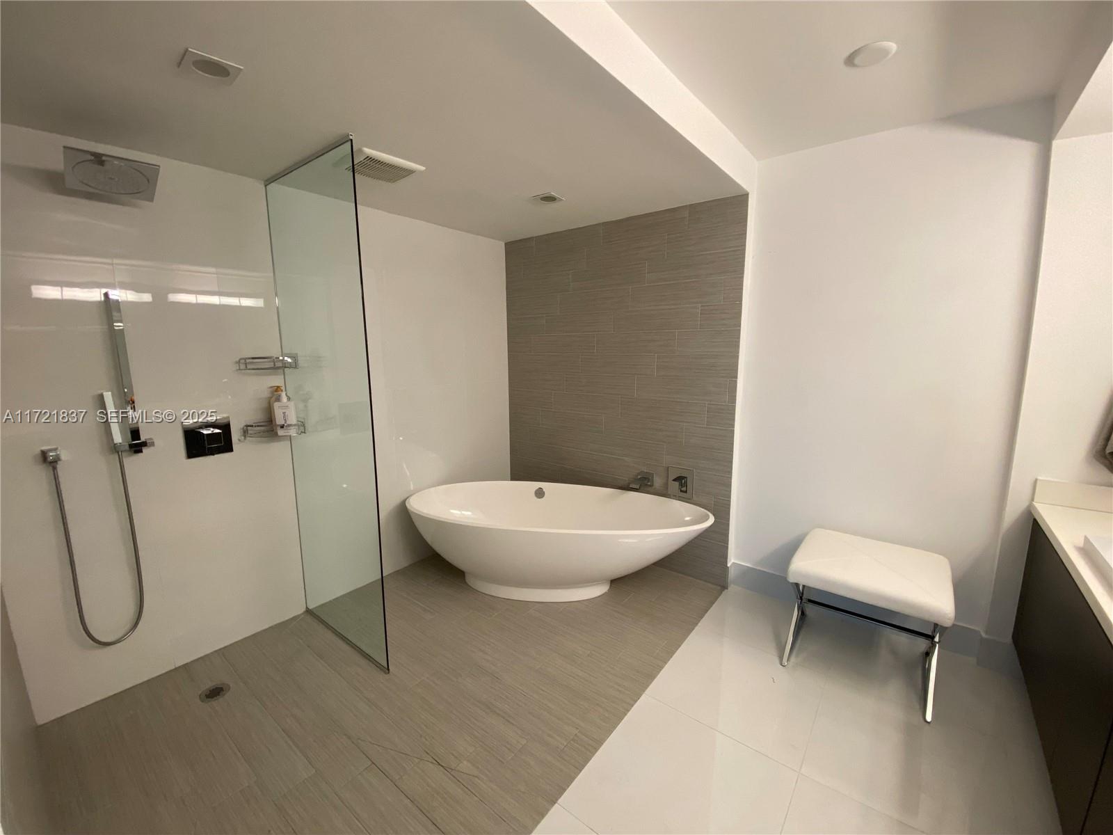 300 Sunny Isles Boulevard 4-703 Property Photo 11