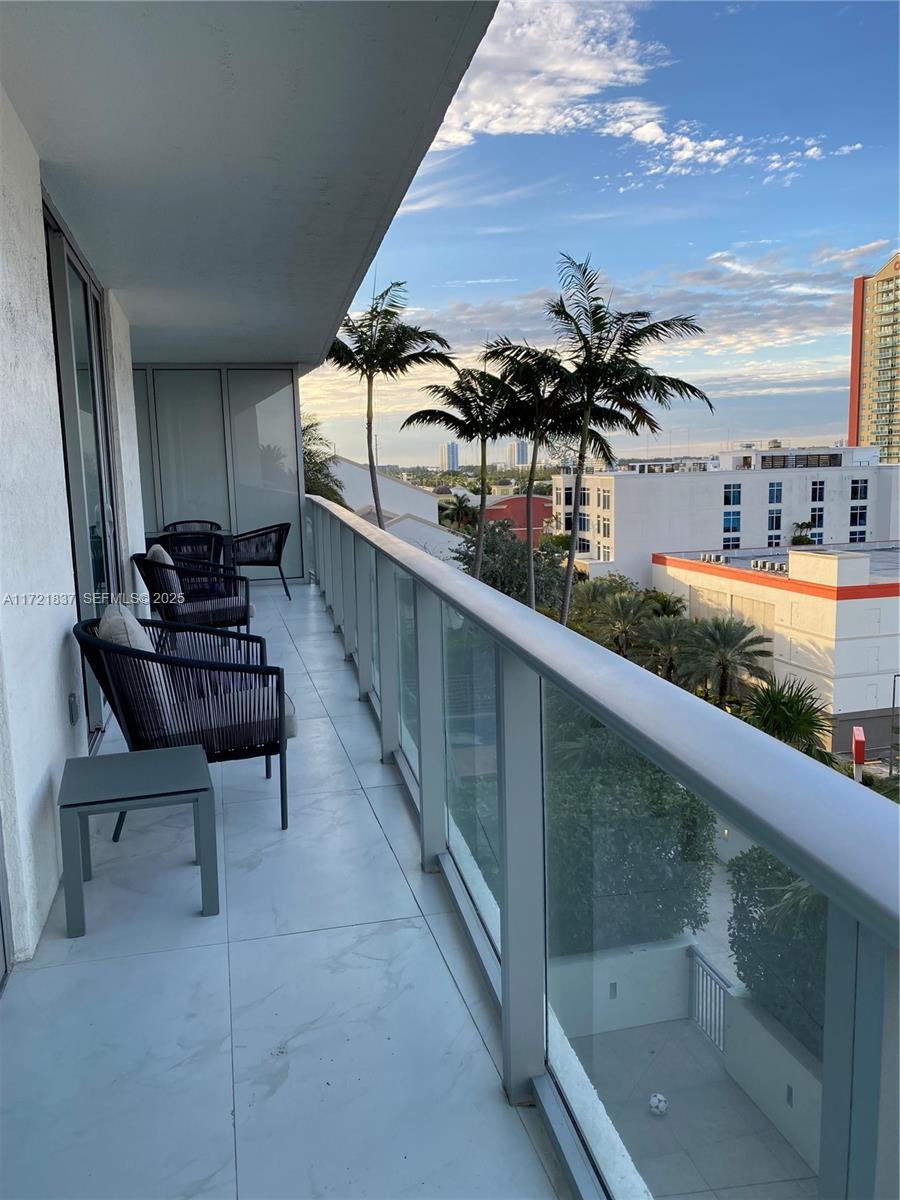 300 Sunny Isles Boulevard 4-703 Property Photo 18
