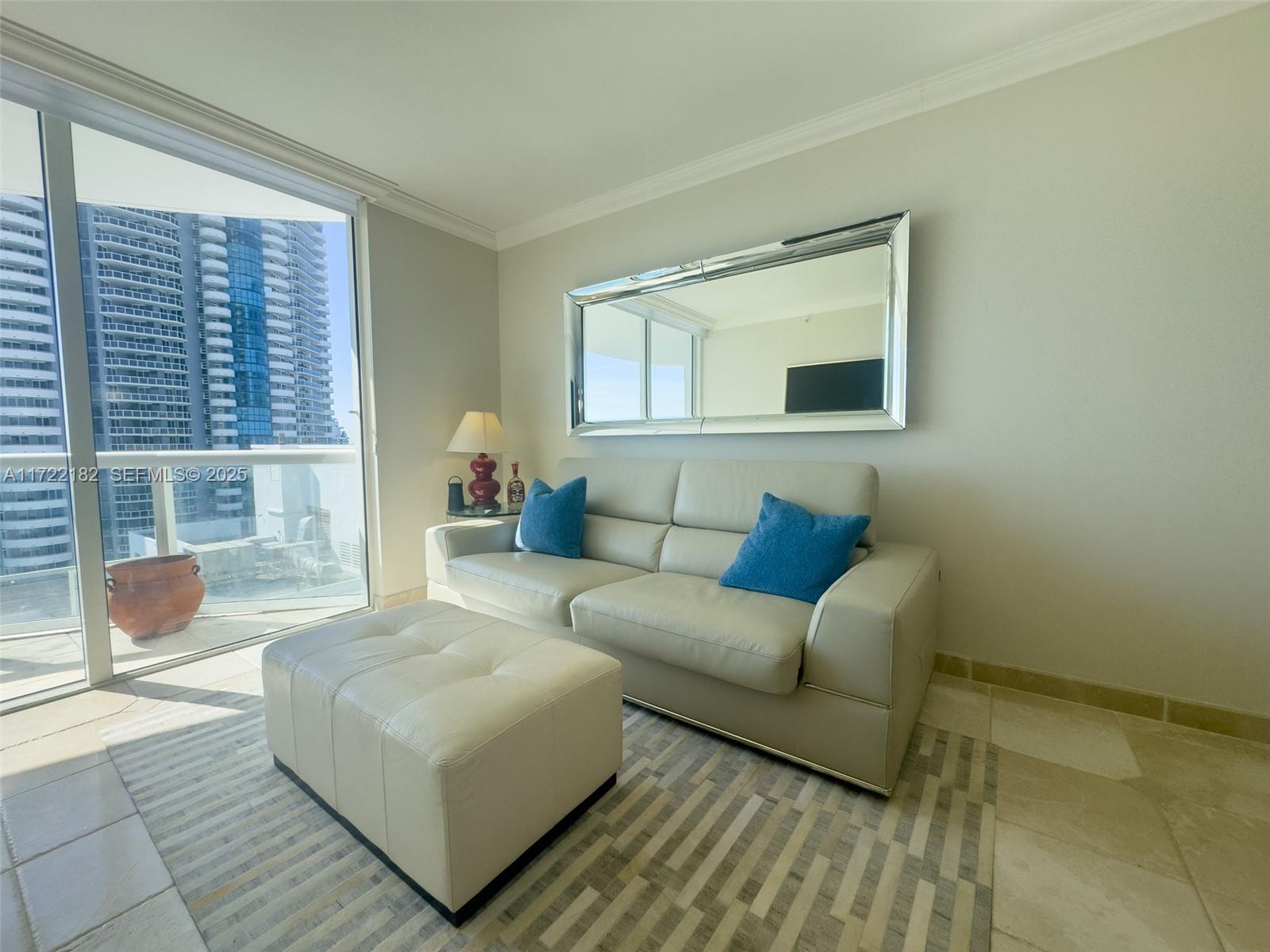 6365 Collins Avenue 1506 Property Photo 4