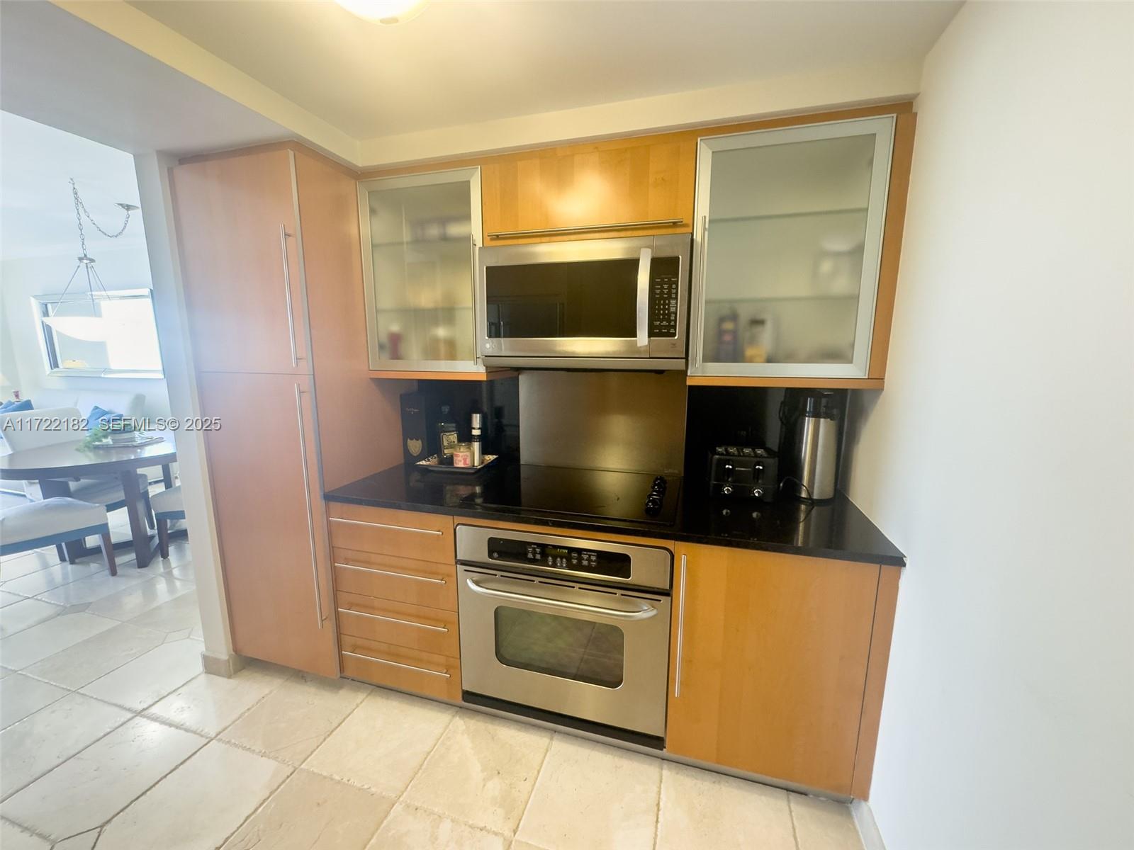 6365 Collins Avenue 1506 Property Photo 5