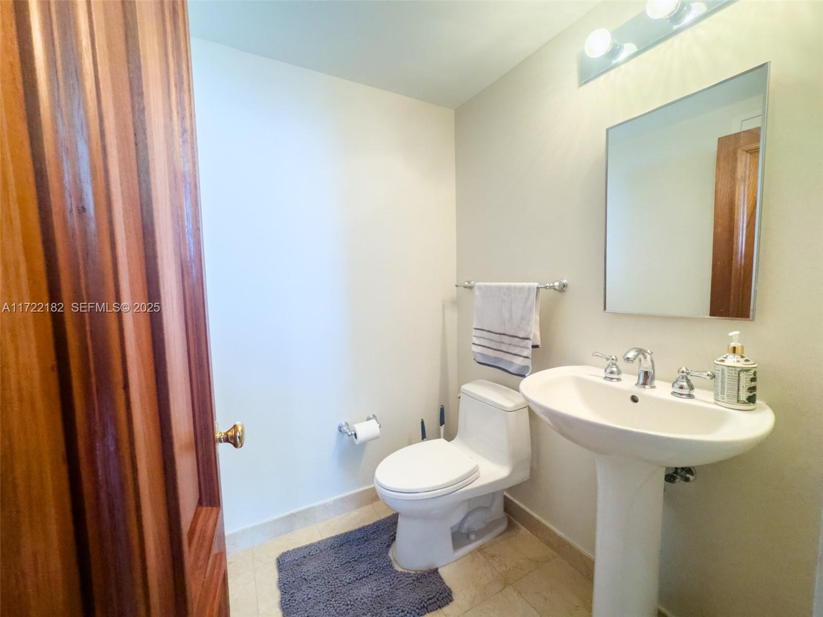 6365 Collins Avenue 1506 Property Photo 14