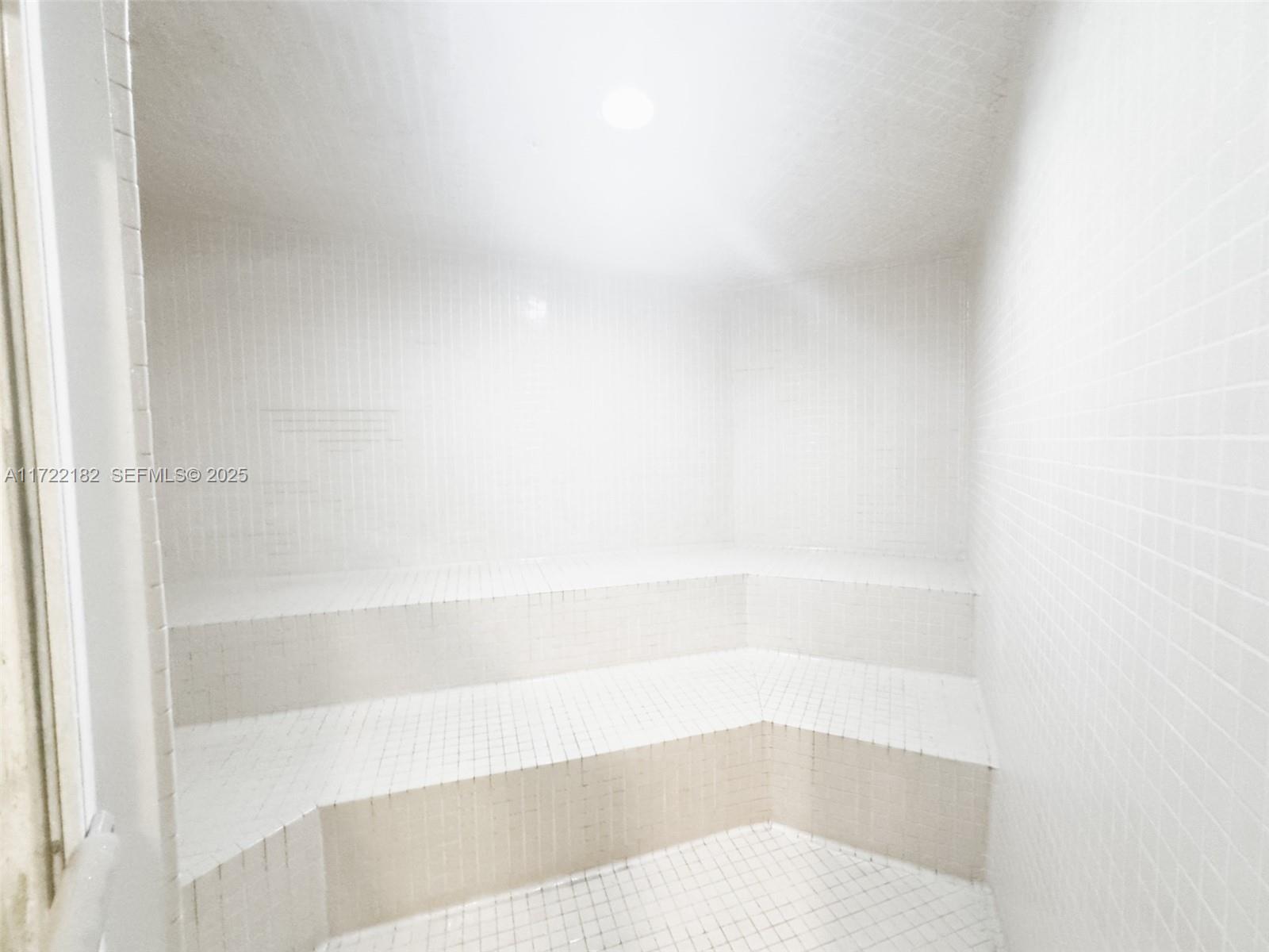 6365 Collins Avenue 1506 Property Photo 18