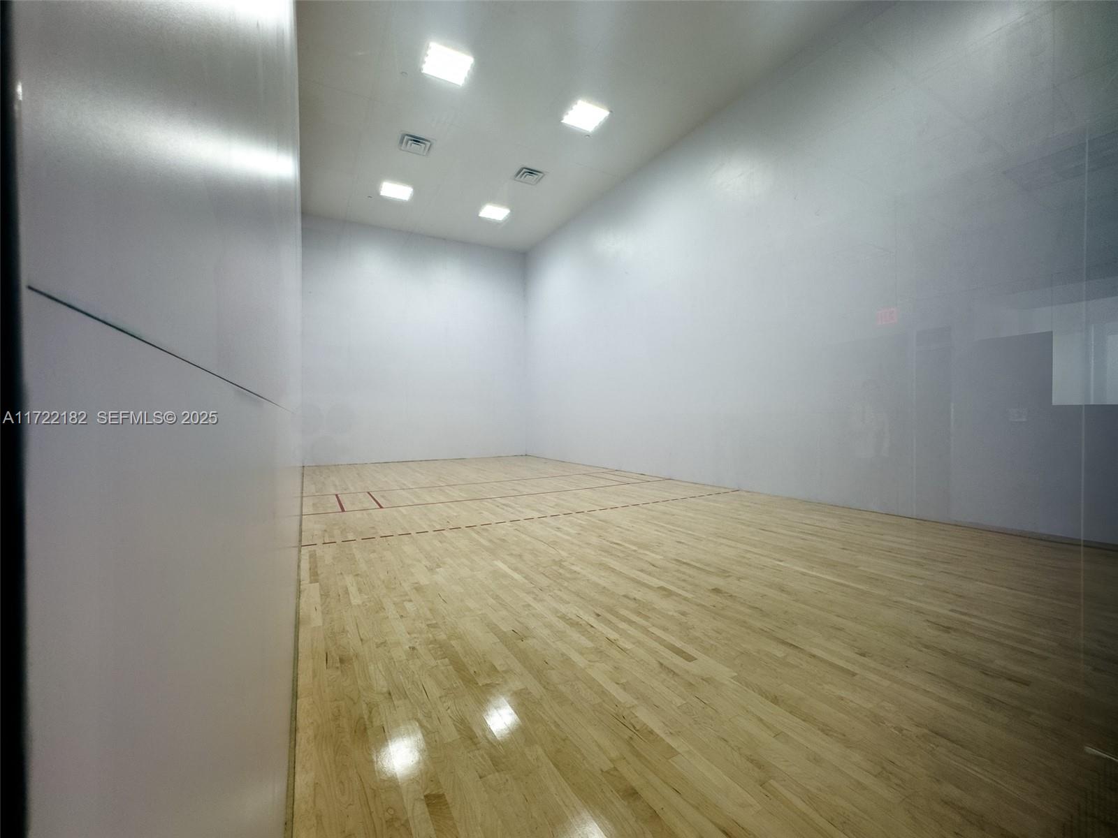 6365 Collins Avenue 1506 Property Photo 21
