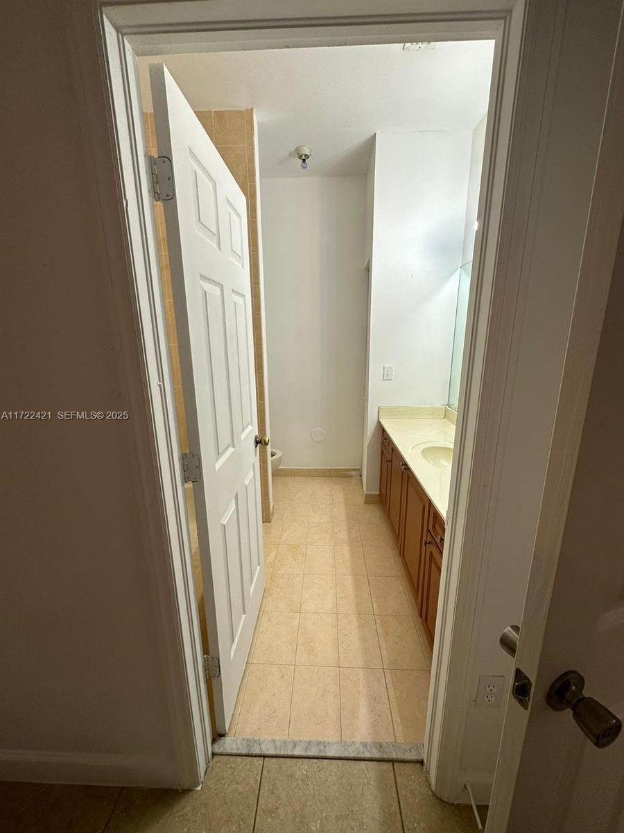 2589 Ne 4th Street 205 Property Photo 11