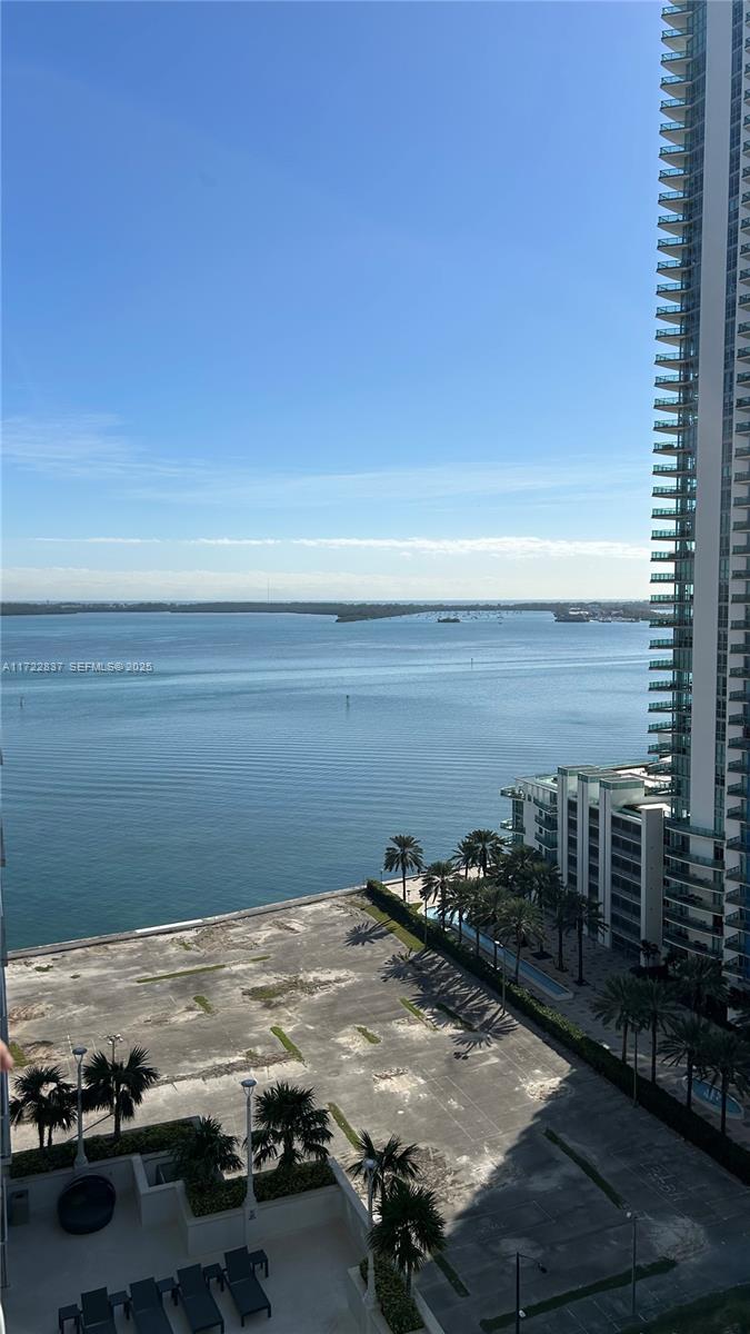 1200 Brickell Bay Drive 2007 Property Photo 1