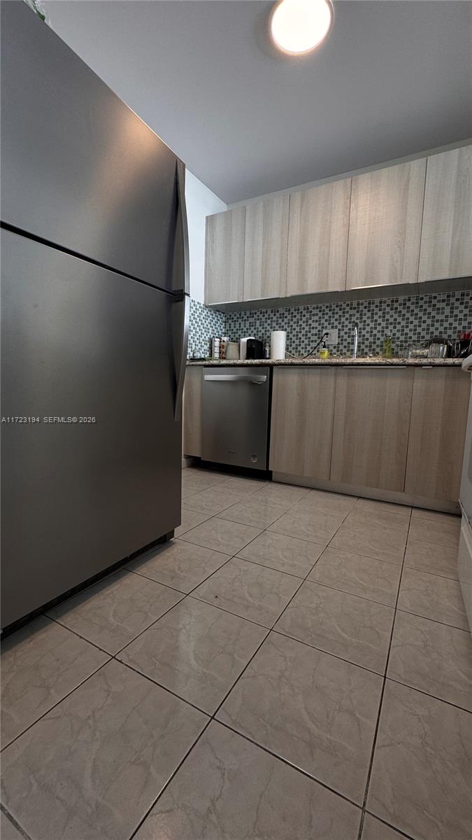 1825 S Ocean Drive 506 Property Photo 8