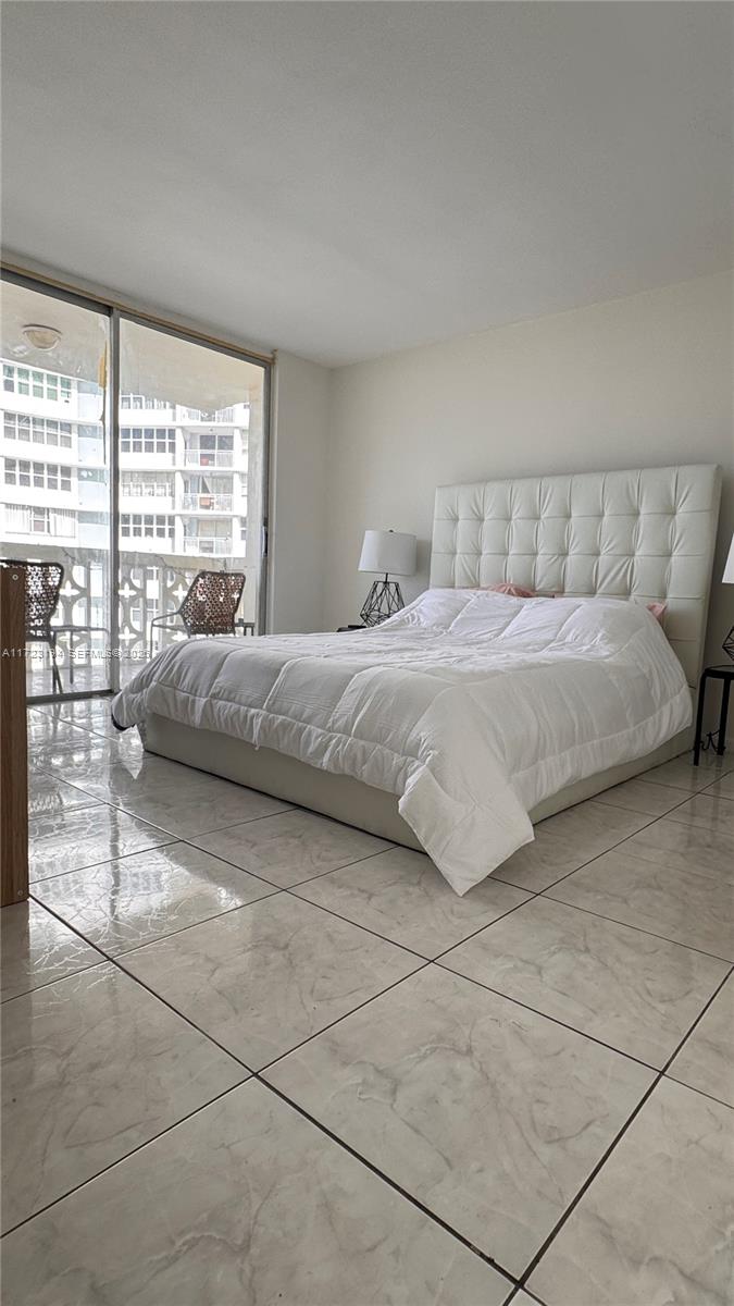 1825 S Ocean Drive 506 Property Photo 11