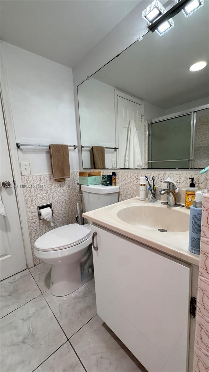 1825 S Ocean Drive 506 Property Photo 14