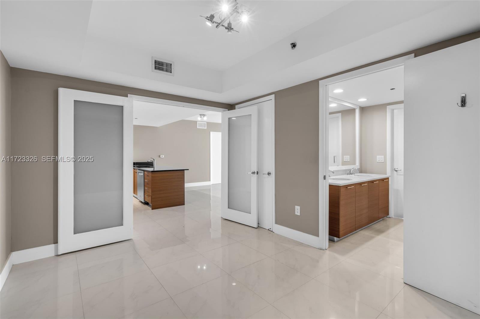 50 Biscayne Boulevard 4208 Property Photo 14