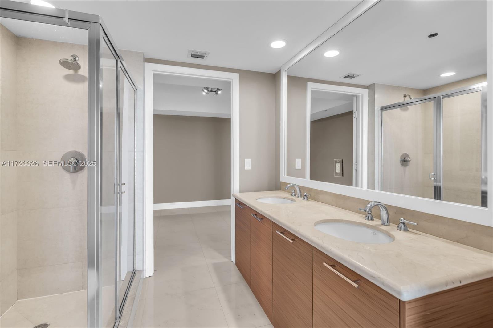 50 Biscayne Boulevard 4208 Property Photo 15