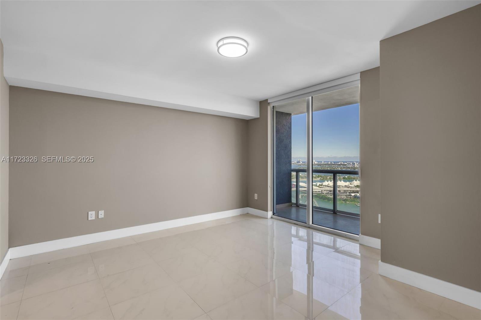 50 Biscayne Boulevard 4208 Property Photo 18