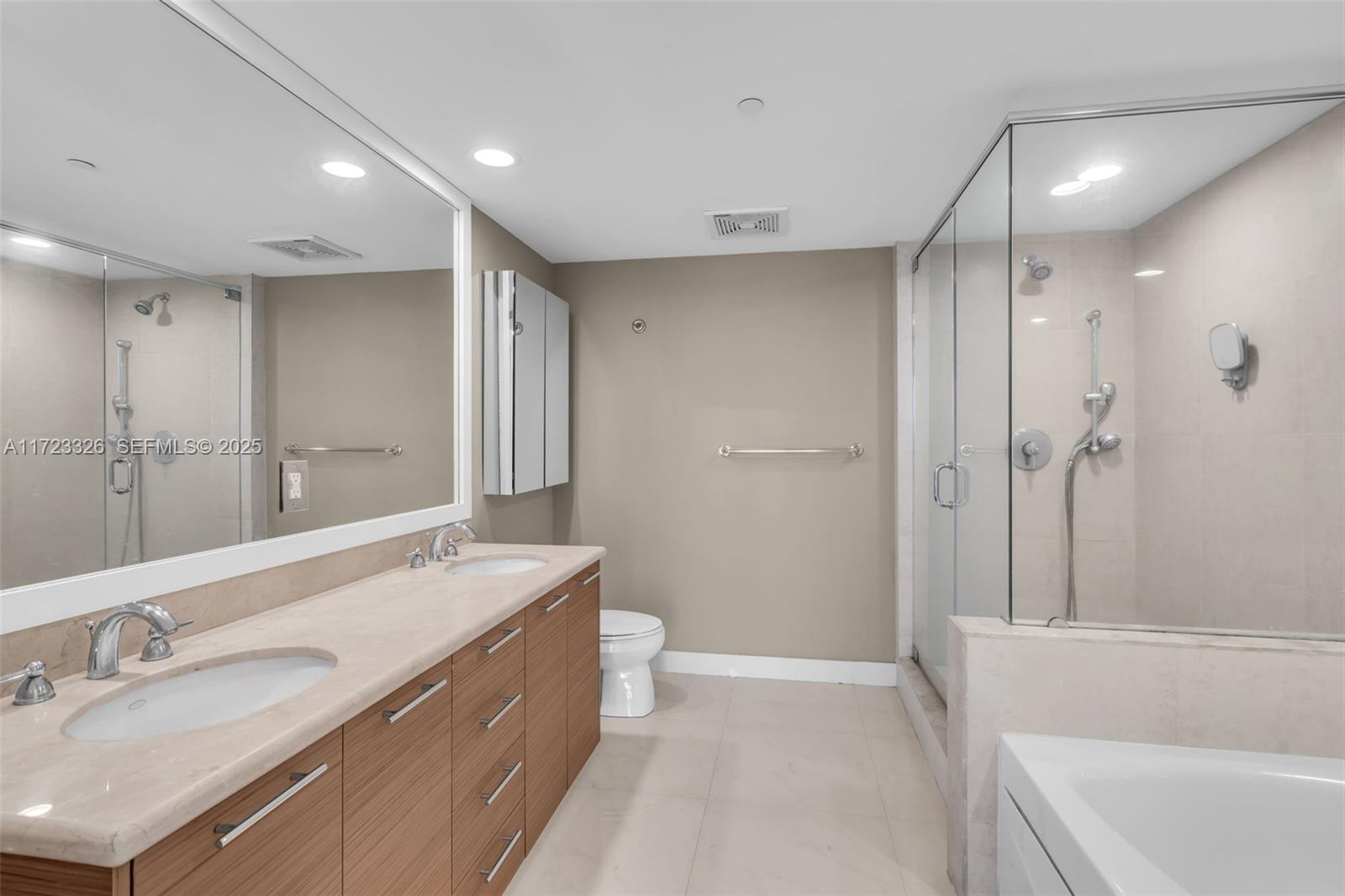 50 Biscayne Boulevard 4208 Property Photo 25