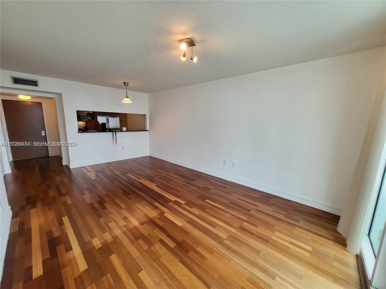31 Se 5th Street 2409 Property Photo 4