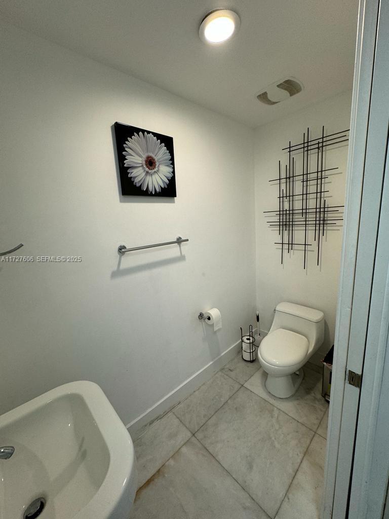 1040 Biscayne Boulevard 1505 Property Photo 10