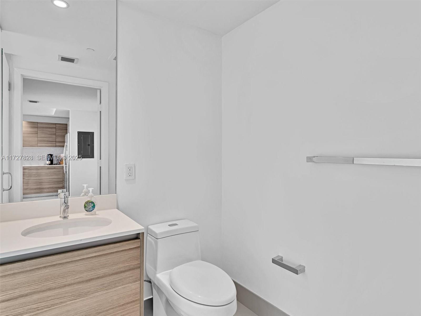 121 Ne 34th Street 1005 Property Photo 24