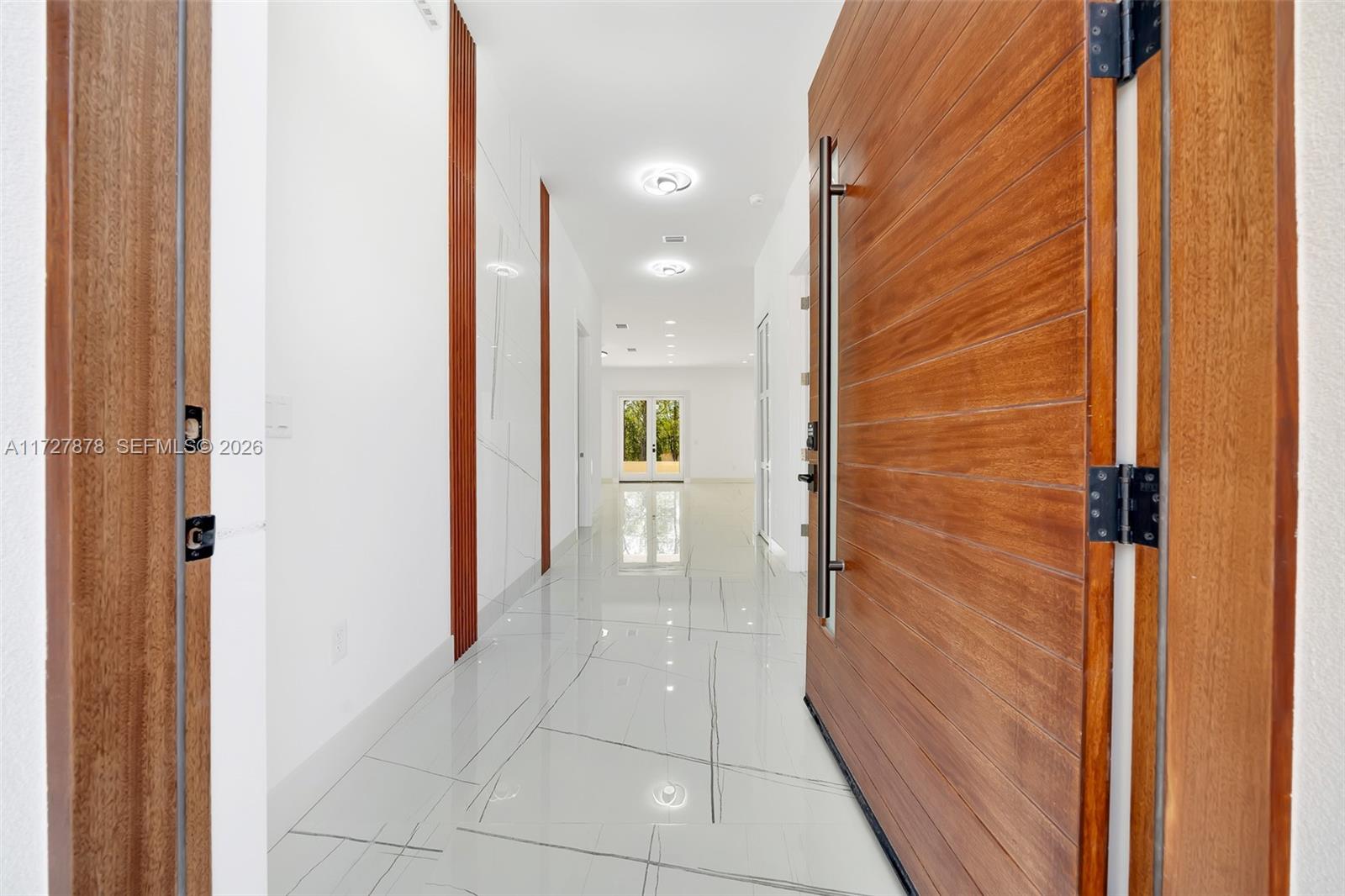 A11727878 Property Photo 4