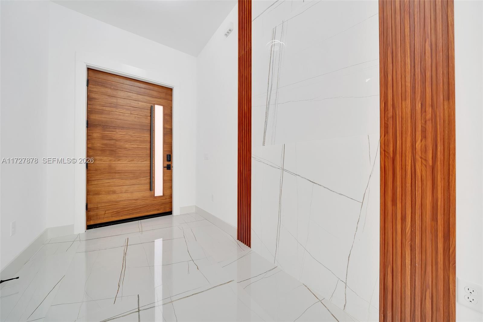 A11727878 Property Photo 5