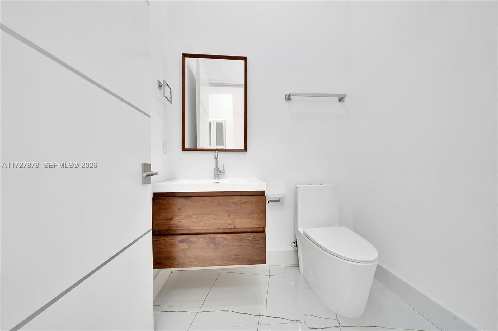 A11727878 Property Photo 9
