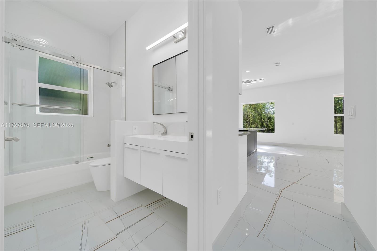 A11727878 Property Photo 13