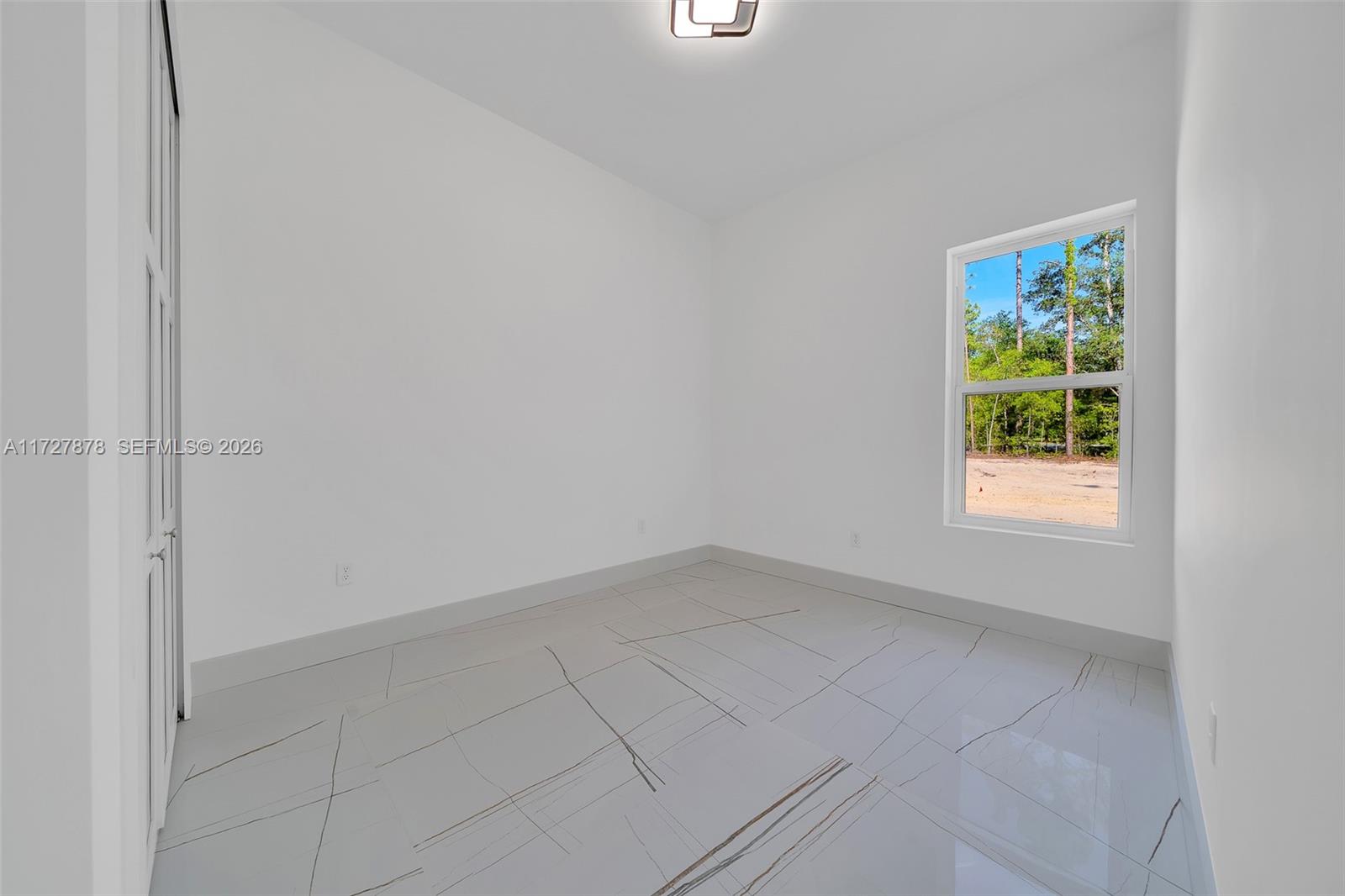 A11727878 Property Photo 15