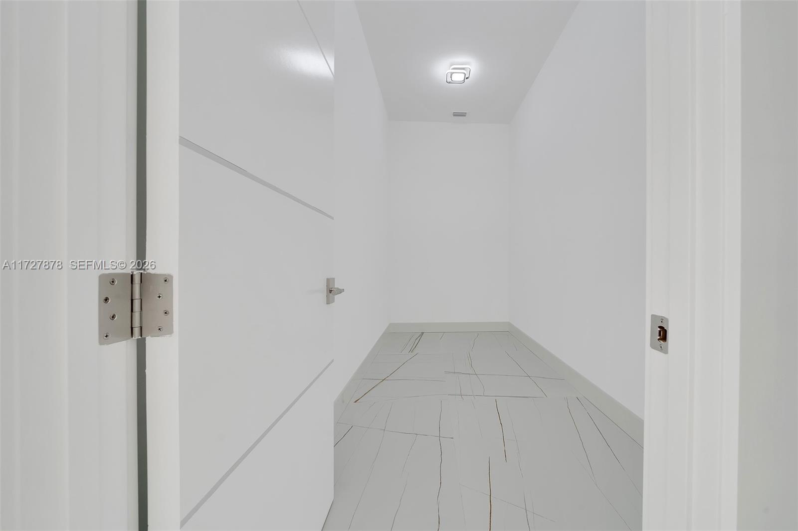A11727878 Property Photo 23