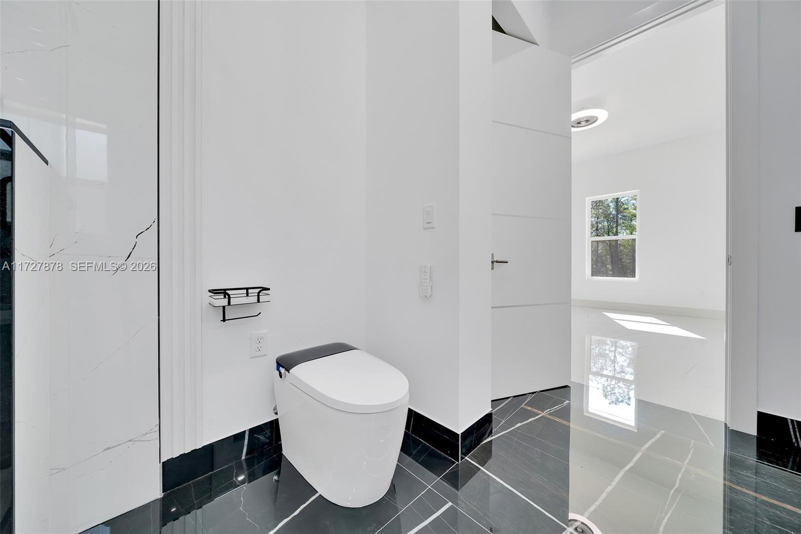 A11727878 Property Photo 29