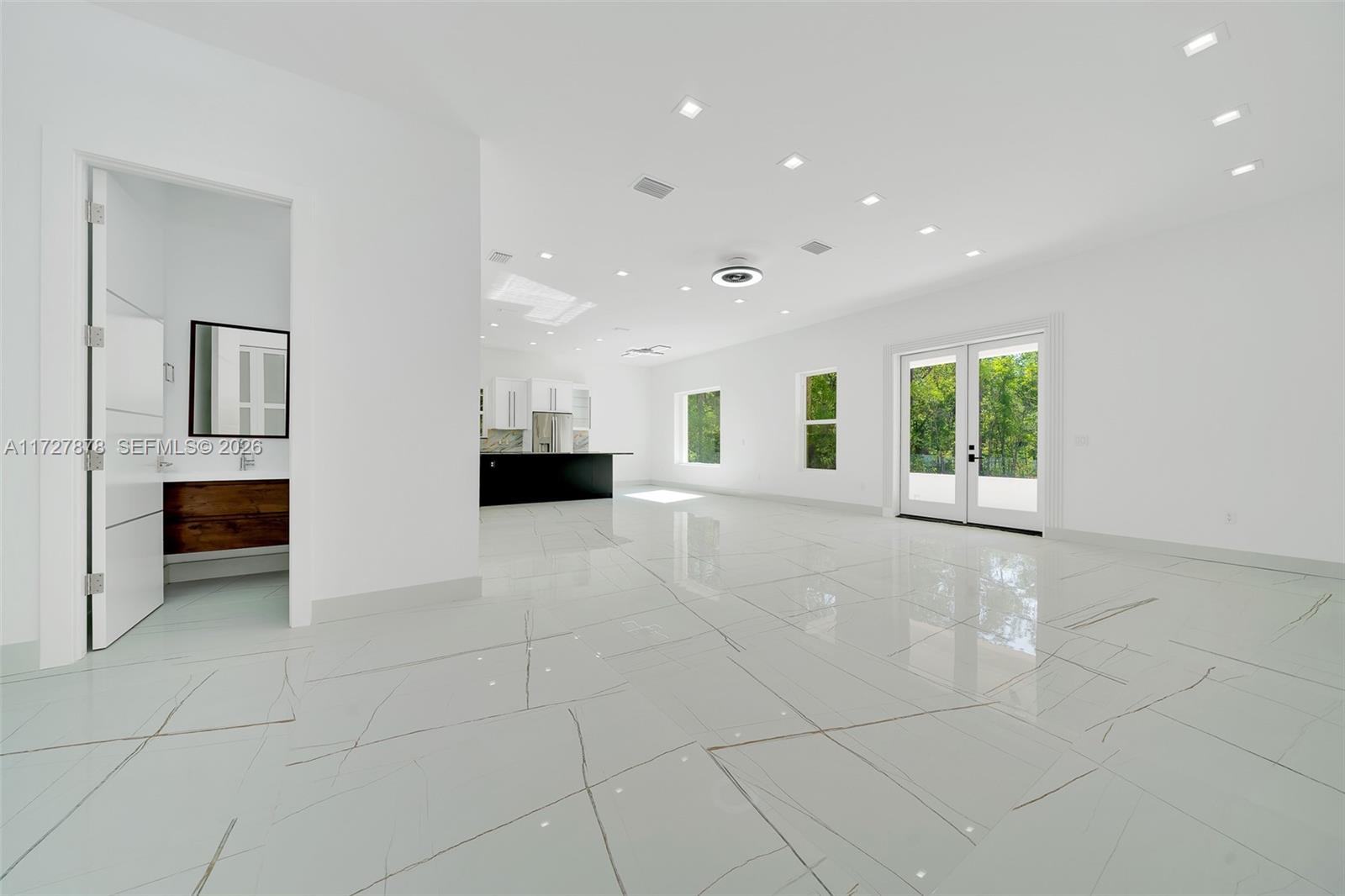 A11727878 Property Photo 31