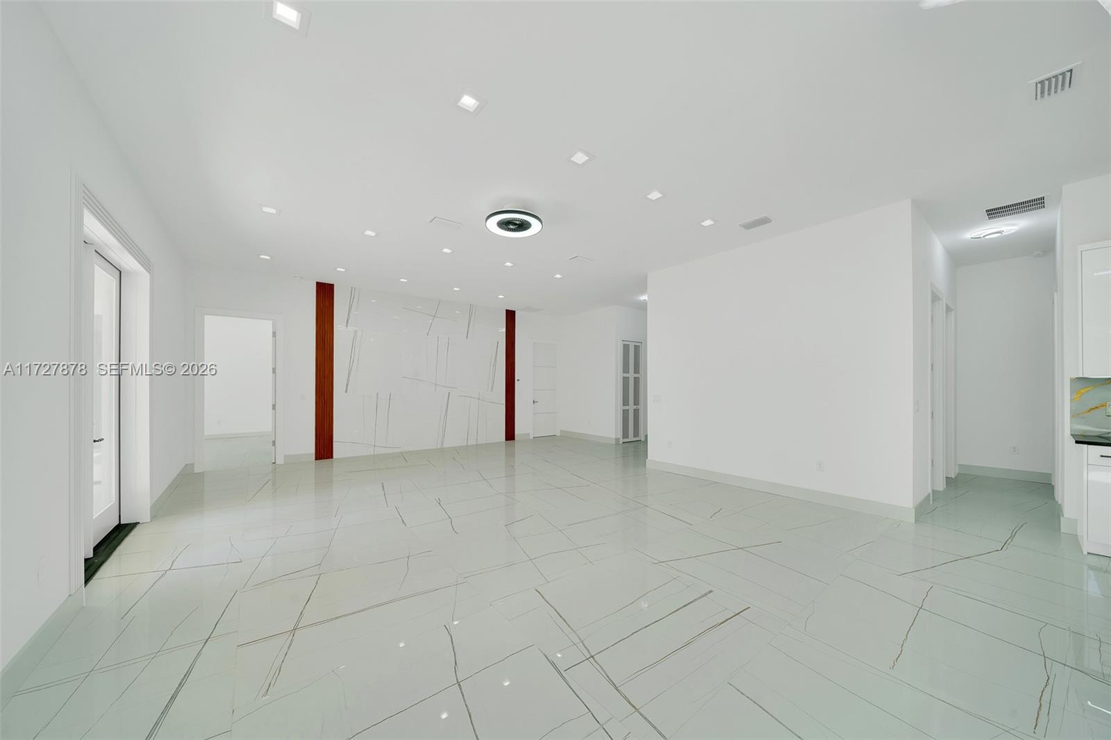 A11727878 Property Photo 42