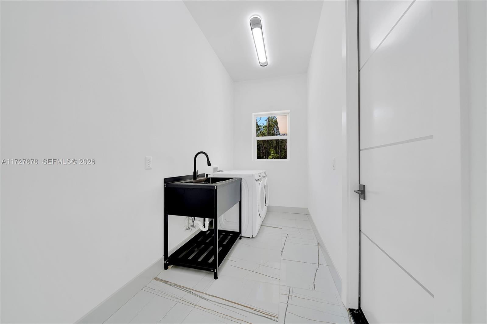A11727878 Property Photo 45