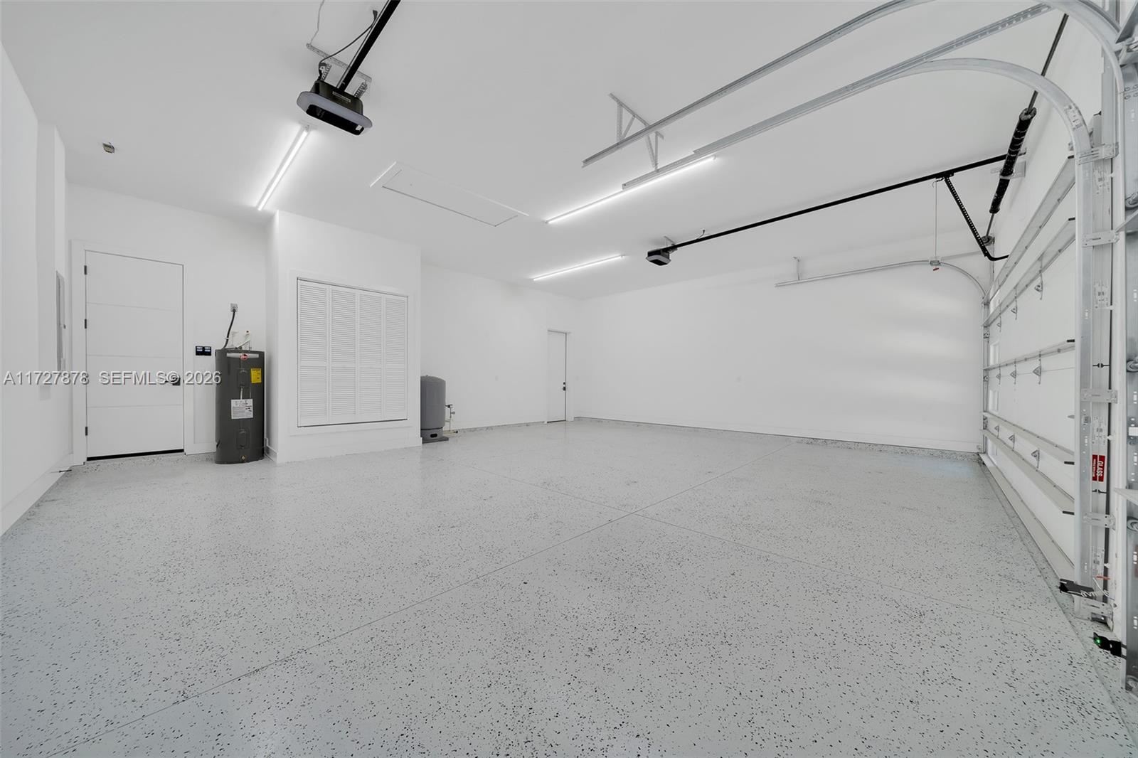 A11727878 Property Photo 48