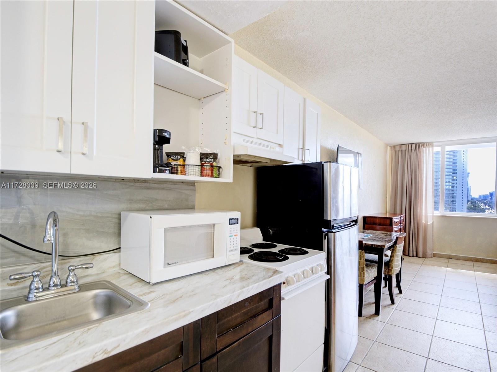 19201 Collins Avenue 1141 Property Photo 13
